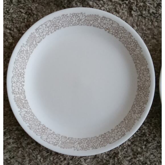 Corelle Woodland Brown Set of 4 Lunch Luncheon Plates 8 1/2" Diameter - Picture 2 of 4